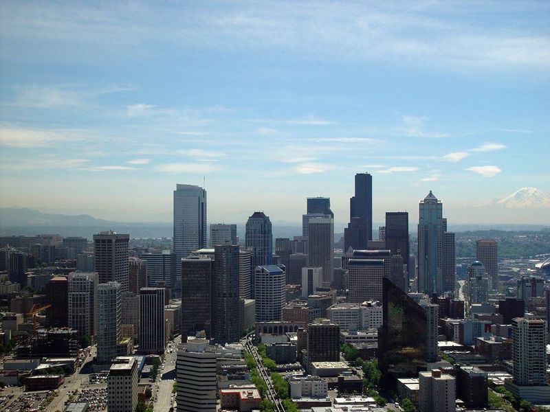 800px-seattle_skyline_day.jpg